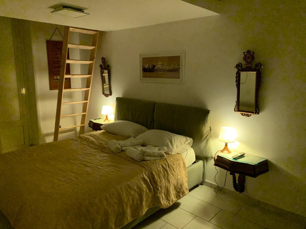 La Casa Di Hoby Apartment Napoli Ngoại thất bức ảnh
